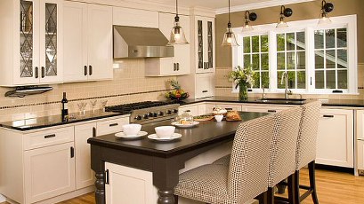 Stylish-traditional-kitchen-remodel